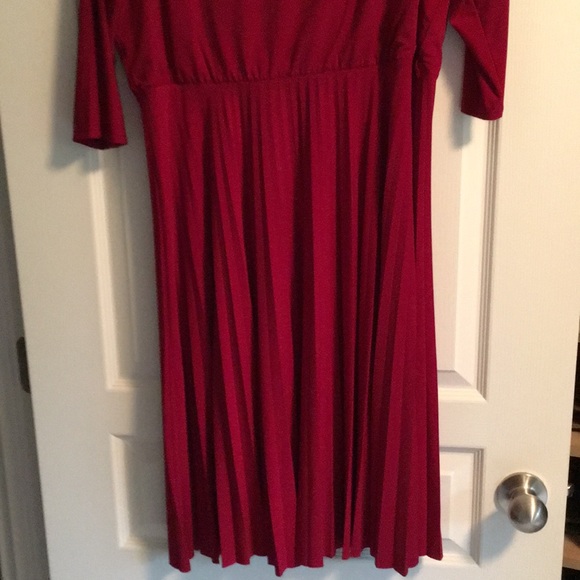 Dress - Picture 2 of 3